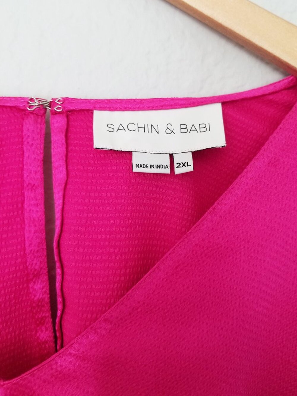 Sachin + Babi Adelaide V Neck Satin Blouse Top Pink Batwing Plus Size 2XL $395 - Picture 6 of 15